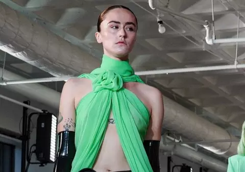 Cum a defilat fiica vitregă a Kamalei Harris la Săptămâna Modei de la New York