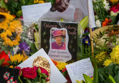 Iohannis, printre liderii de stat care vor fi prezenți la înmormântarea reginei Elisabeta a II-a. Șefii a trei state nu au primit invitații