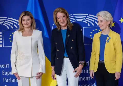 Olena Zelenska, primită cu ropote de aplauze în Parlamentul European. Șefa CE: „Solidaritatea Europei față de Ucraina este de nezdruncinat”
