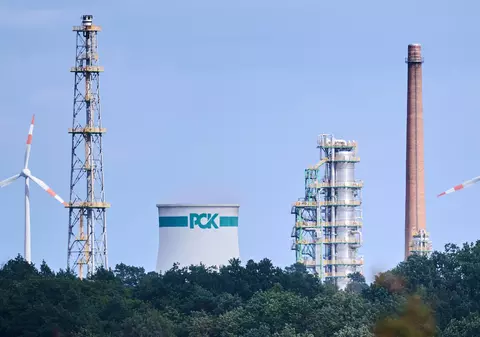 Berlinul a pus sechestru pe rafinăriile deținute de grupul rus Rosneft în țară, pe fondul crizei energetice