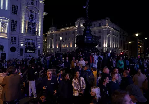 Minut de reculegere în Marea Britanie în memoria reginei Elisabeta a II-a | VIDEO