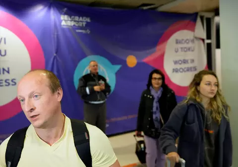 Un bilet de avion cu plecare din Rusia a ajuns să coste și 9.000 de euro pe piața neagră, după anunțul mobilizării