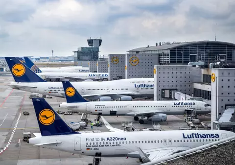 Lufthansa anulează 800 de zboruri, vineri, din cauza unei greve a piloților. Câți pasageri vor fi afectați