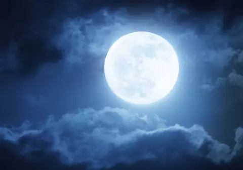 Luna plină din Pești, între realitate, fantezie și iluzii