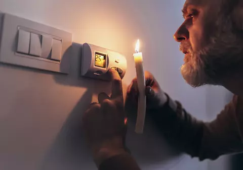 V-ați pregătit de anii ’80? Vine iarna, ni se cere să fim „soldații Celsius”