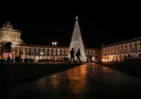 Portugalia va stinge luminițele de Crăciun la miezul nopții, pentru a limita consumul de energie. Ce alte măsuri au fost anunțate