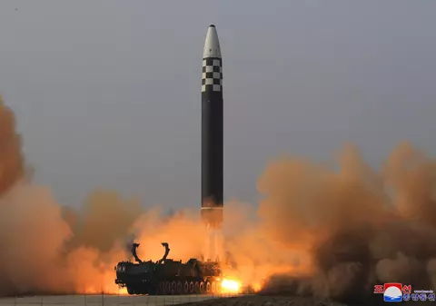 Phenianul a lansat două rachete balistice în Marea Japoniei, la scurt timp după plecarea Kamalei Harris din Coreea de Sud