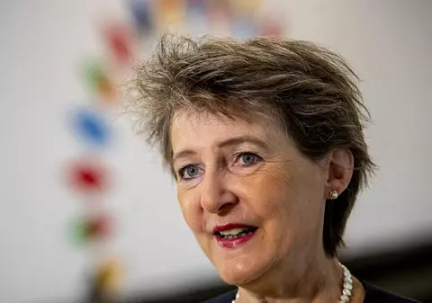 Ministrul energiei din Elveția a recomandat dușurile în doi, ca măsură de economisire a energiei