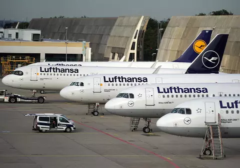 Lufthansa a anulat vineri peste 1.300 de zboruri de pe aeroporturile germane din cauza grevelor