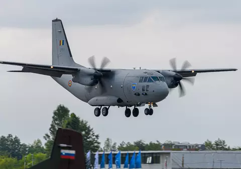 5 pacienți ucraineni, transportați din Polonia în Irlanda cu o aeronavă Spartan a Forţelor Aeriene Române