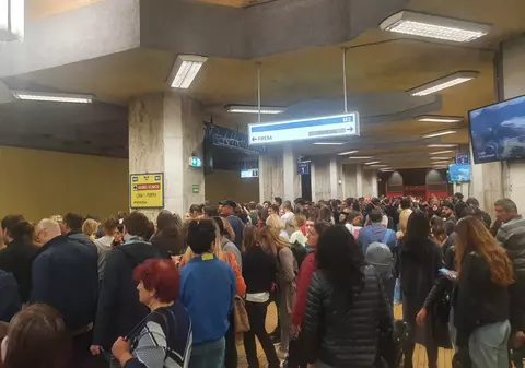 Circulație îngreunată la metrou, pe magistrala Pipera-Berceni, din „cauza unor probleme tehnice"