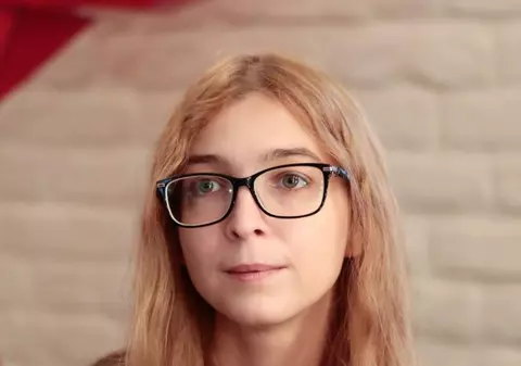 Femeia pe care poliția a reținut-o în luna a noua de sarcină: „E important să rămânem în Rusia. Regimul acesta va pleca, dar Rusia nu pleacă nicăieri”