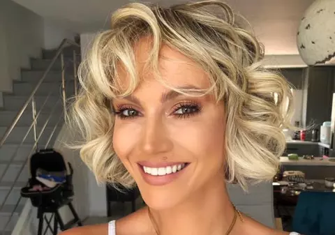 Andreea Perju s-a mutat într-o nouă casă. Imagini din locuința vedetei: „De ani de zile tot strâng”