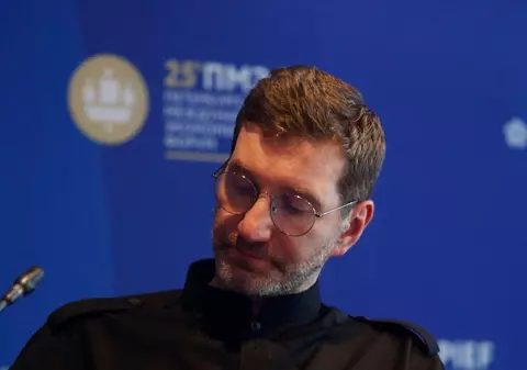 Un prezentator TV din Rusia a fost suspendat după ce a cerut „înecarea” și „incendierea” copiilor ucraineni