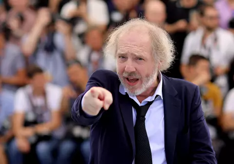 INTERVIU. De ce crede un cunoscut regizor că filmele ne ajută să ne dregem viețile pe ici, pe colo