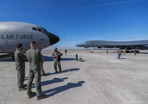 SUA grăbesc modernizarea arsenalului nuclear din Europa, pe fondul amenințărilor Rusiei. Care este motivul