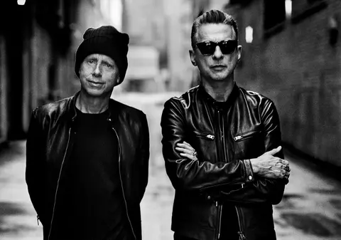 Începe festivalul de muzică de la Sanremo. Pe scenă vor urca Depeche Mode și Black Eyed Peas, iar în deschidere va fi difuzat un mesaj al președintelui Zelenski