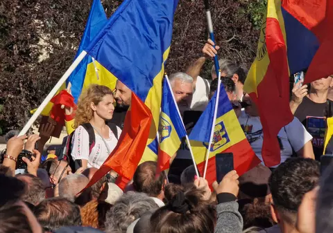 O parte din susținătorii AUR au plecat mai devreme de la protestul din Piața Victoriei. Ce i-au reproșat lui George Simion: „Aici a greșit”