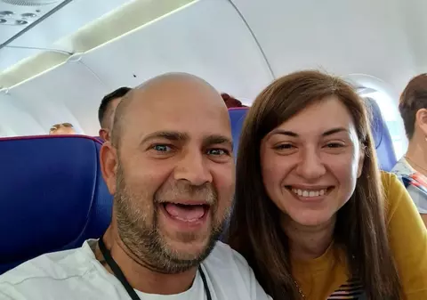 Cosmin Seleși a fost pus pe linia de plutire de soție: „Aveam mașină, dar n-aveam mobilă în casă”. Cum a pierdut banii prezentatorul de la PRO TV