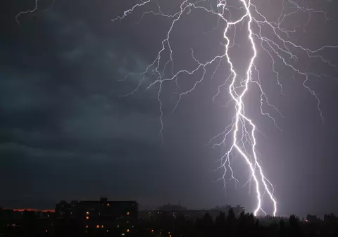 Cum se formează fulgerul. Furtunile cu descărcări electrice - cât de periculoase sunt