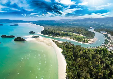 Care sunt diferențele dintre estuar și deltă