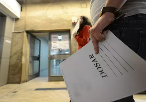 Proiect: Instituţiile publice nu vor mai avea dreptul să ceară dosarul cu şină. Urmează votul final în Parlament