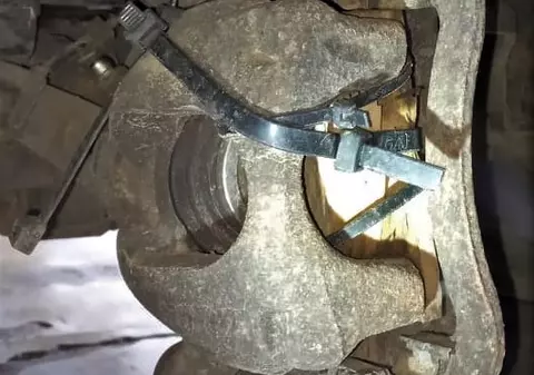 Dubă cu sistem de frânare improvizat cu „șoricei”. Descoperirea făcută de inspectorii RAR din Timiș