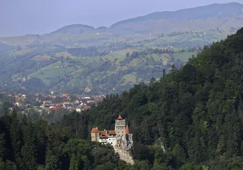 Johnny Depp, Nicolas Cage și Alice Cooper, printre starurile care au vizitat Castelul Bran. Ce i-a adus acolo