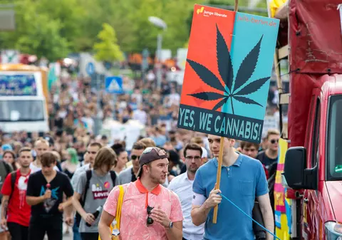 Germania va legaliza consumul și vânzarea de canabis. Ce cantitate vor avea voie să dețină nemții