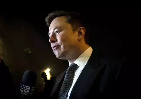 Elon Musk s-a răzgândit: va continua să finanțeze rețeaua Starlink în Ucraina, chiar dacă pierde bani