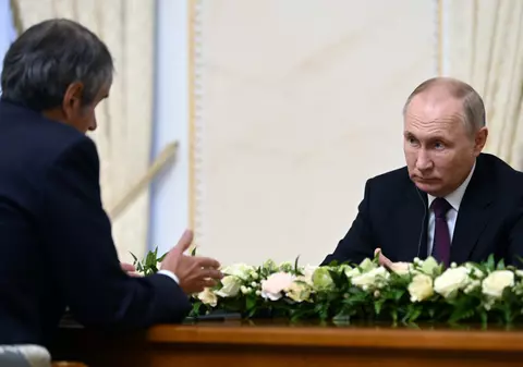 Putin îi spune șefului AIEA că Moscova este „deschisă la dialog” cu privire la situația de la centrala nucleară din Zaporojie