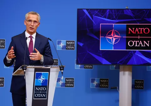 Stoltenberg dă asigurări că NATO va apăra Suedia și Finlanda în cazul unei agresiuni chiar și înainte ca acestea să devină membre ale alianței