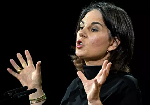 Rusia duce un război hibrid și i-ar putea folosi pe refugiaţi drept „armă”, avertizează șefa diplomației germane