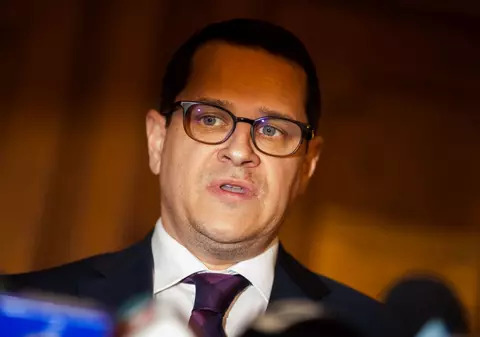 Discursul lui Hellvig de la Cluj: pot încăpea patriotismul și globalismul în același coș?