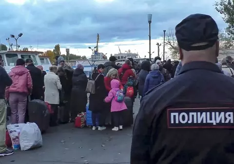 Rușii i-au somat pe locuitorii din Herson să plece din oraș. Cei care nu au plecat, invitați la Seara literaturii, muzicii și picturii ruse