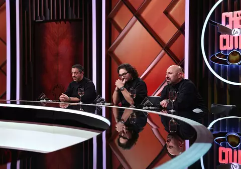 Cei trei jurați de la „Chefi la cuțite”, puși la grea încercare în ediția din această seară. „Chinul de pe lume”