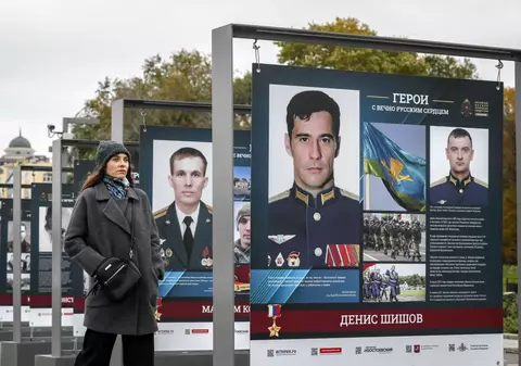 „Suntem o țară de femei”. Numărul bărbaților din Moscova a scăzut vizibil, după ce unii au fost recrutați, iar alții au fugit