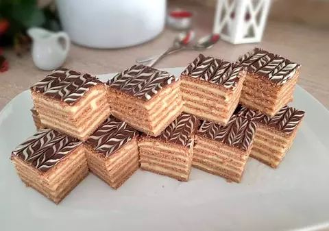 Prăjitură cu foi și crema de vanilie