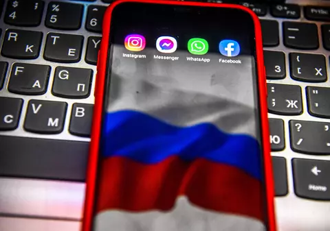 Meta, plasată de Rusia pe lista organizaţiilor „teroriste şi extremiste". Ce riscă utilizatorii care vor continua să folosească Facebook și Instagram