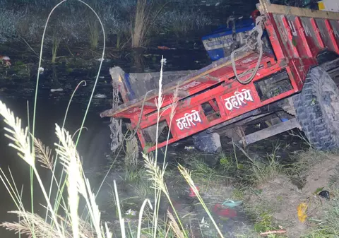 Cel puțin 27 de morți după ce un tractor cu o remorcă plină cu pelerini s-a răsturnat într-un iaz, în India