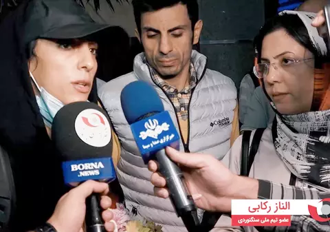Cum a fost întâmpinată sportiva din Iran care a concurat fără hijab în timpul unui turneu, la întoarcerea în țară
