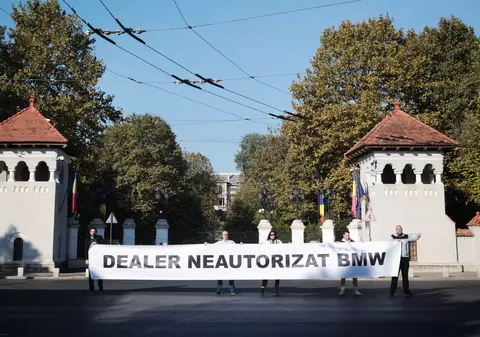 Protest la Cotroceni. USR acuză că se vrea mușamalizarea scandalului mașinilor BMW cumpărate de Poliția Română