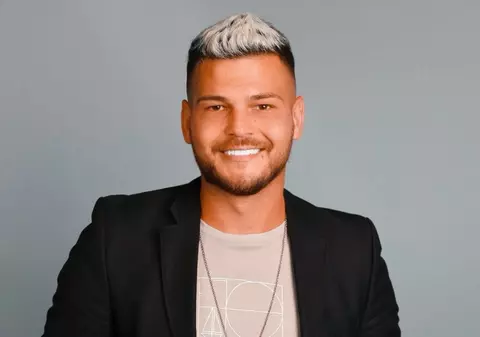 Răzvan Botezatu are un nou iubit. Ce spune despre bărbatul cu care se iubește de doi ani: „Are bani”