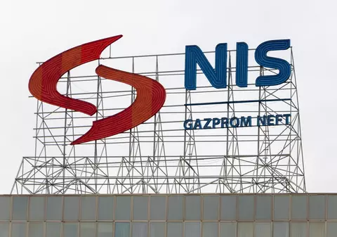 Percheziții la NIS Petrol, companie controlată de Gazprom. Surse: dosar pentru transmitere de informații privind zăcămintele de țiței din România