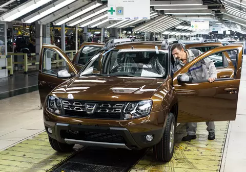 Ce procent vor avea chinezii de la Geely la Dacia. Sindicalist: „Eu am speranța că acționarul majoritar va fi tot Renault”