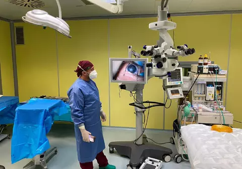 Un român a vandalizat toate sălile de operație dintr-un spital italian, după ce a fost internat pentru că acuza probleme cardiace