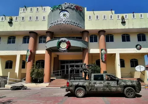 Atac armat în Mexic. 18 oameni, printre care și un primar, uciși de traficanții de droguri