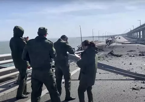 Serviciile speciale din Bulgaria investighează explozia camionului pe podul Kerci din Crimeea