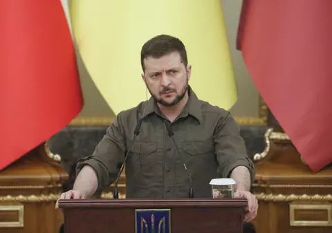 „Nu suntem naziști, ci fanii culturii indiene”. Kievul acuză propaganda rusă că a inventat o copertă de revistă cu caricatura lui Zelenski