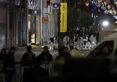 Turcia a bombardat orașe deținute de kurzi în nordul Siriei drept răspunsul la atentatul din Istanbul